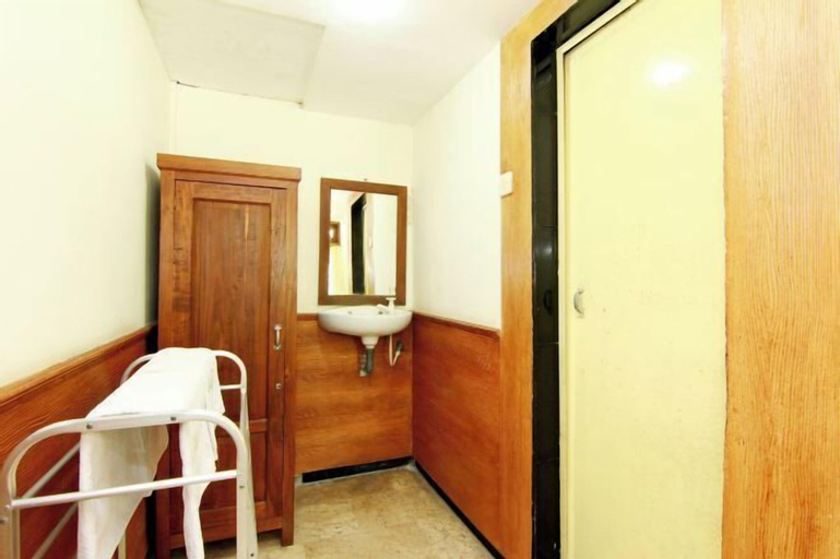Bedroom 13
