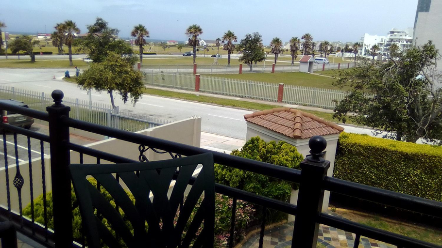 Exterior & Views 4, Uyolo Guest Logde, Nelson Mandela Bay