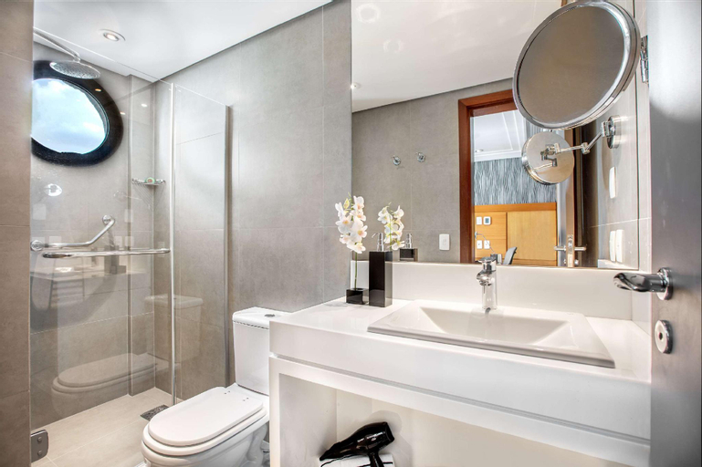 Bathroom 15