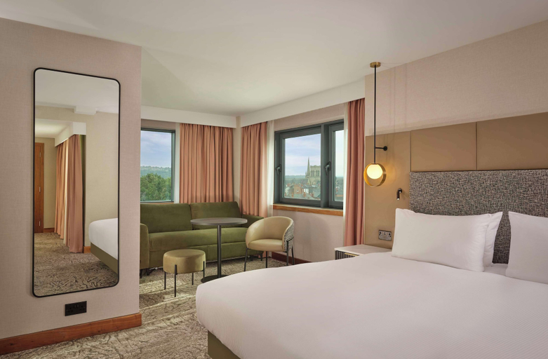 Bedroom 3, DoubleTree by Hilton Sheffield City, Sheffield