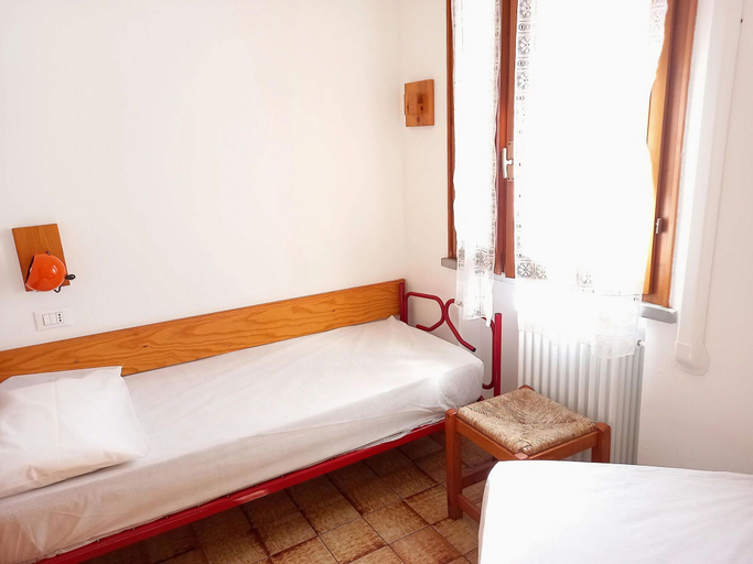 Bedroom 5, Attractive Villa With Garden, Ravenna