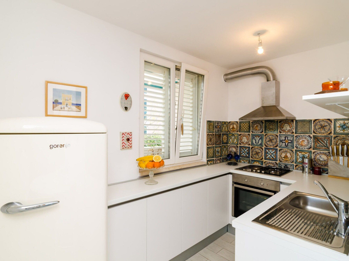 Private kitchen 2, Apartment Radovan - One-bedroom Apartment With Balcony and Sea View, Dubrovnik