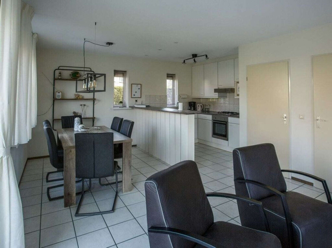 Private kitchen 5, Mosselbank 83 Comfortable Holiday Residence, Goedereede