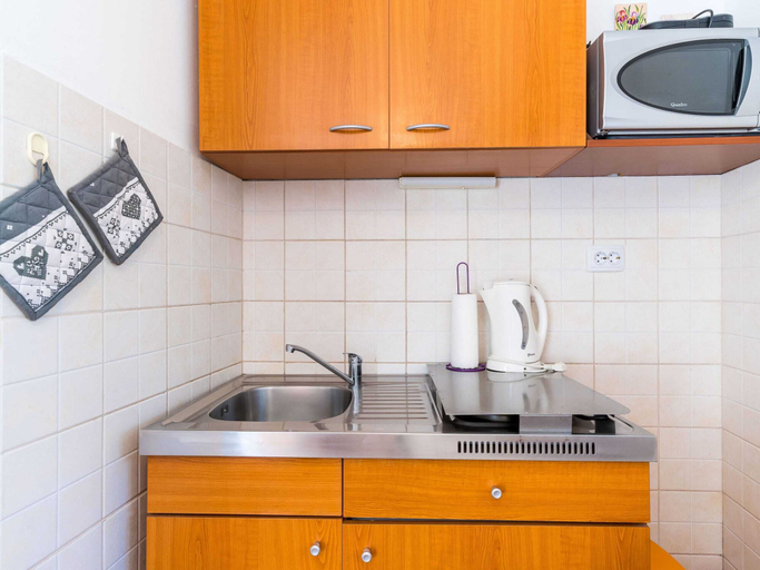 Private kitchen 2, Studio Maro - Studio Apartment With Terrace, Dubrovnik