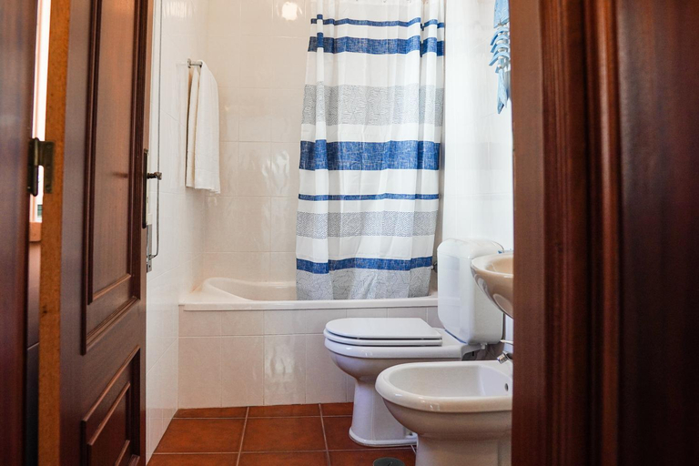 Bathroom 2, Casinhas da Liberdade I - 1 min to the Beach, Nazaré