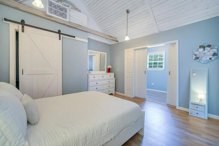 Bedroom 15