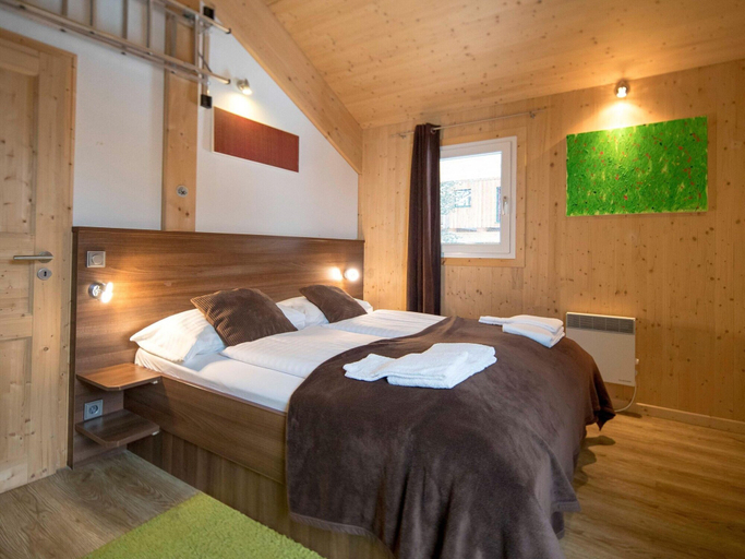 Bedroom 4, Lush Chalet With hot tub, Murau