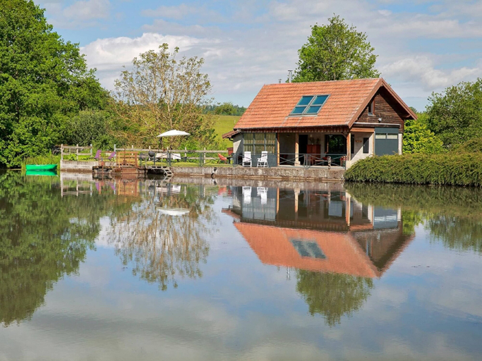 Primary image, Une Maison de Campagne Atypique au Bord de L'eau, Moselle