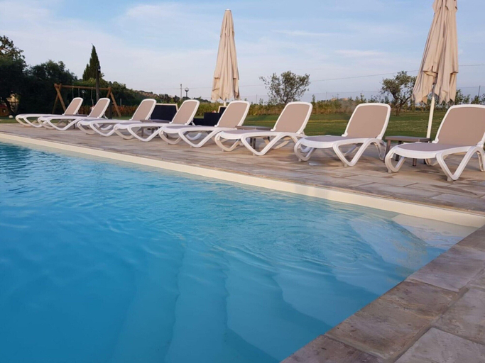 Sport & Beauty 4, Farmhouse near Adriatic Sea with Pool, Fermo