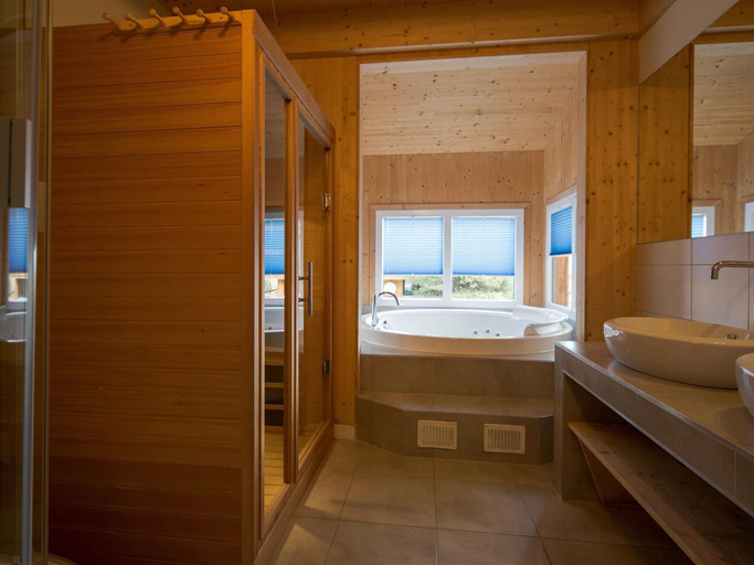 Bathroom 5, Chalet in Austria Near Ski Lift, Murau