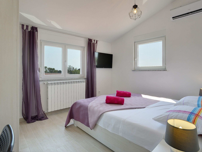 Room 5, Family Villa With Swimming Pool, Pula