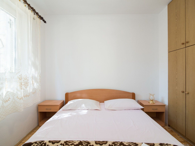 Room 2, Apartments Pinija - Standard Two Bedroom Apartment With Terraces -, Supetar