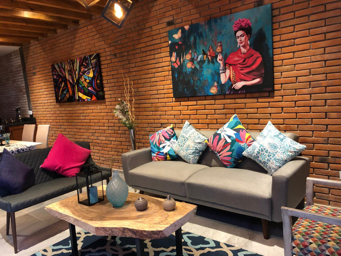 Guestroom, Dona Jose, Allende