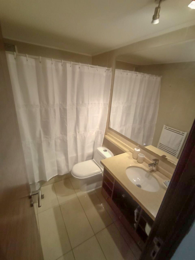 Bathroom, Apart Barrio El Golf, Santiago