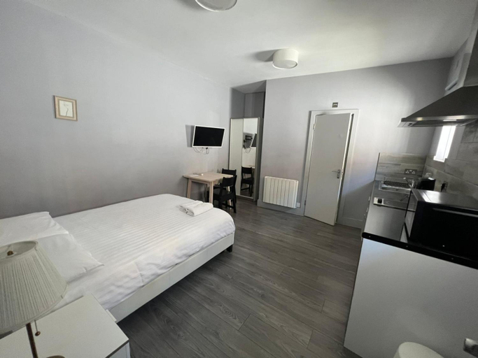 Others 2, Petticoat Accommodations, London