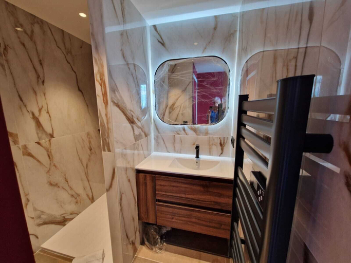 Bathroom, La Villa Mandragore, Var