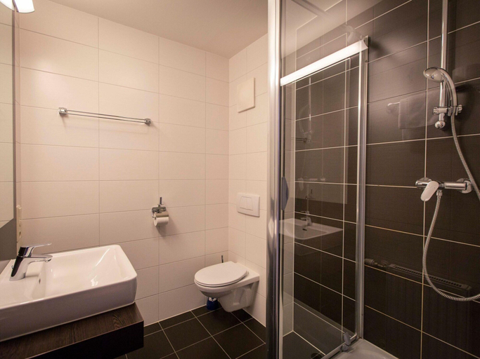Bathroom, Apartment in Pine Forest near Ski Slopes, Murau