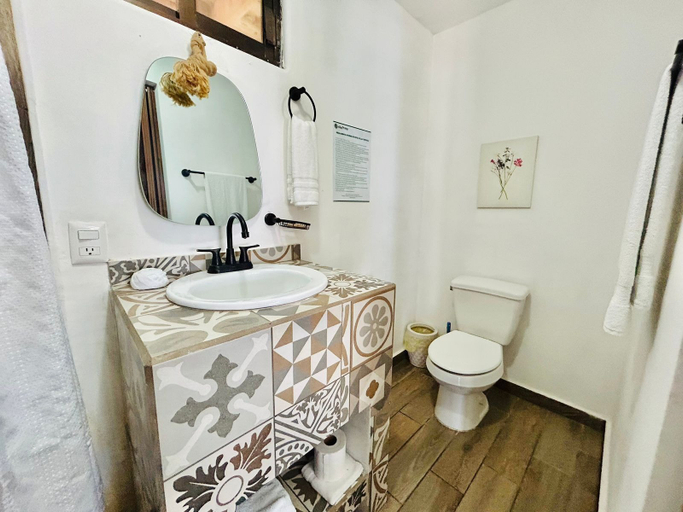 Bathroom 3, Villas Tortugas Apartments, San Ignacio