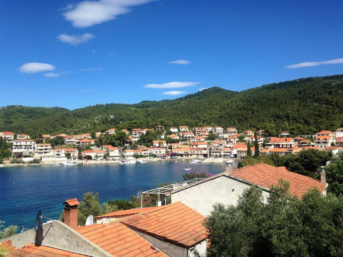 View from property 5, Apartments Tomasic - Two Bedroom Apartment With Terrace and Sea View, Blato