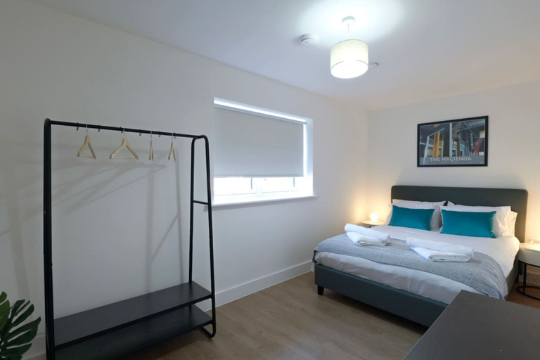 Room 5, Luxury Manchester Apartment - Blue, Stockport