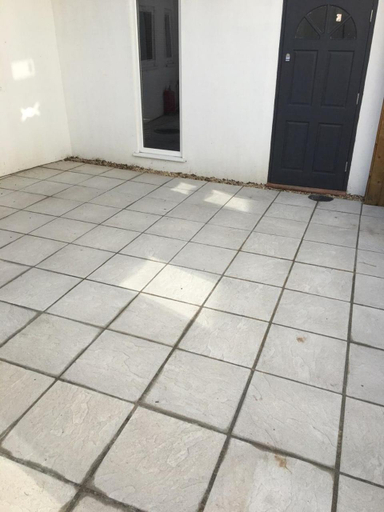 Others 4, 4 sleeps and travel cot- close to beach and restaurants, Bournemouth