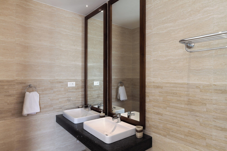 Bathroom 5, Villa Calangute Phase 11, North Goa