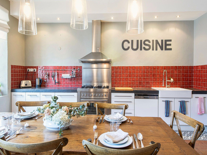 Private kitchen 4, Mansion With Swimming Pool, Haute-Garonne