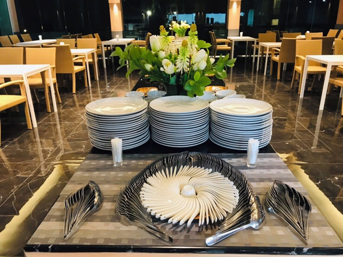 Food & Drinks 5, Mayflower Grande Suite Hotel, Muang Phitsanulok