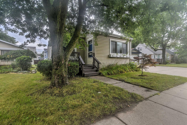 Exterior & Views 1, Trendy Birmingham House with Laundry Amenities!, Oakland