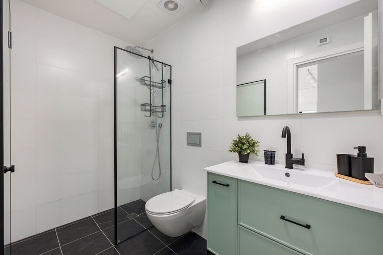 Bathroom, Sunny Chic in TLV Center by Sea N' Rent