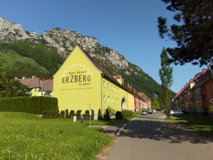 Exterior & Views 2, Spacious apartment in Styria with garden view No Deposit, Leoben