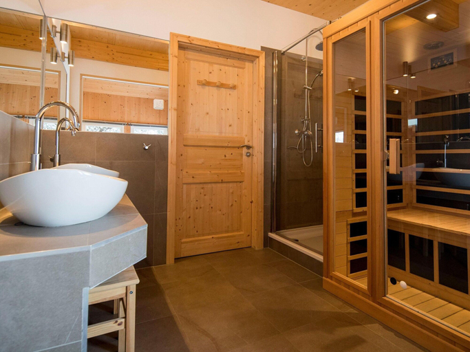 Bathroom 5, Chalet in Alps Near Ski Slopes and Sauna, Murau