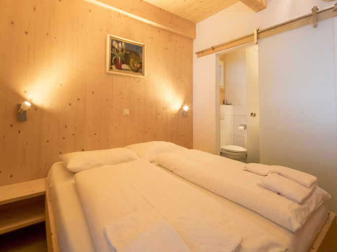 Room 4, Chalet in Austria Near Ski Slopes & Sauna, Murau