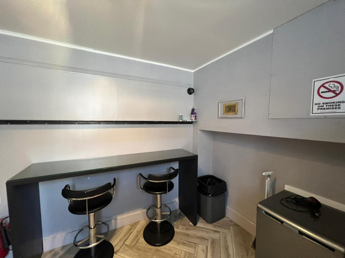 Others 4, Petticoat Accommodations, London