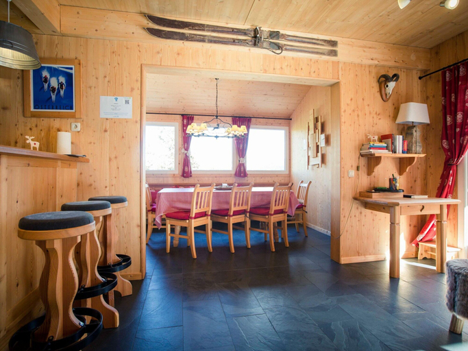 Others 4, Chalet in Alps Near Ski Slopes and Sauna, Murau