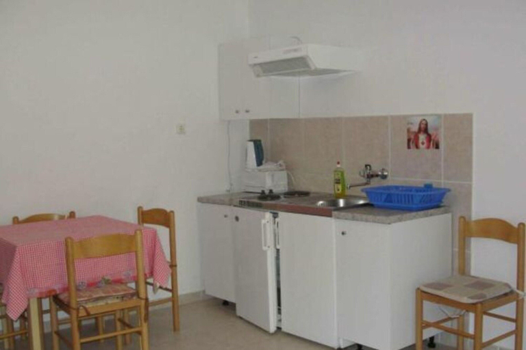 Private kitchen 2, Apartments Boguvila - One-bedroom Apartment With Terrace -, Supetar
