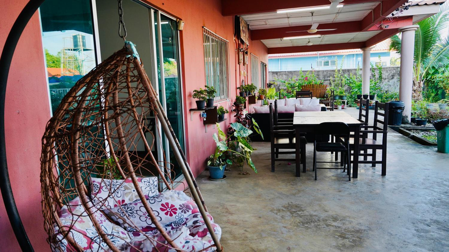 Others 3, HUAQIAO HOME 侨之家免费供早餐近新游客马头近餐厅近超市近银行free breakfast served,, Semporna