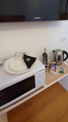 Others 5, B&B Panemiele, Sondrio