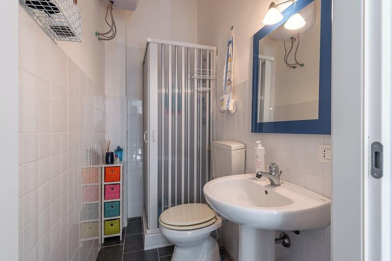 Bathroom 4, Villetta Irina a due passi dal mare, Syracuse
