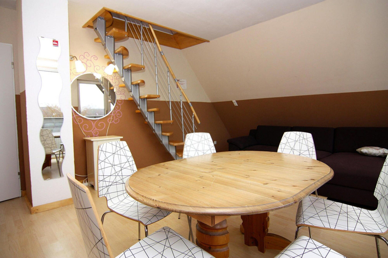 Dining 4, Spacious Holiday Home in Neukirchen, Nordfriesland