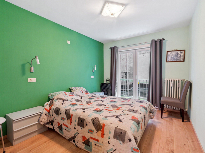 Room 5, Bright 2-bedroom Apartment, West-Vlaanderen