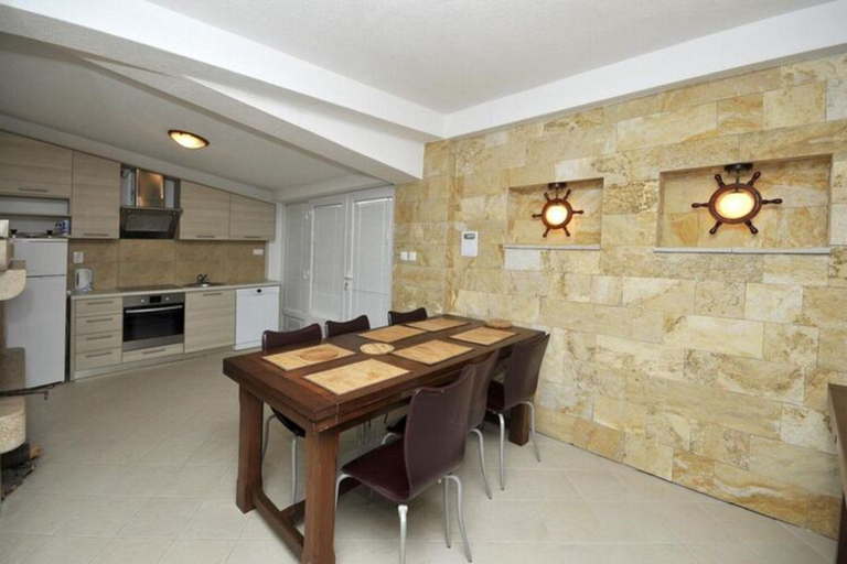 Dining 4, Apartments Villa Moonlight - One Bedroom Apartment With Sea View Balcony, Okrug