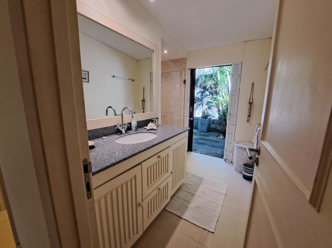 Bathroom 2, Serenity - Cheerful 2-Bedrooms Beachfront Villa., Flacq