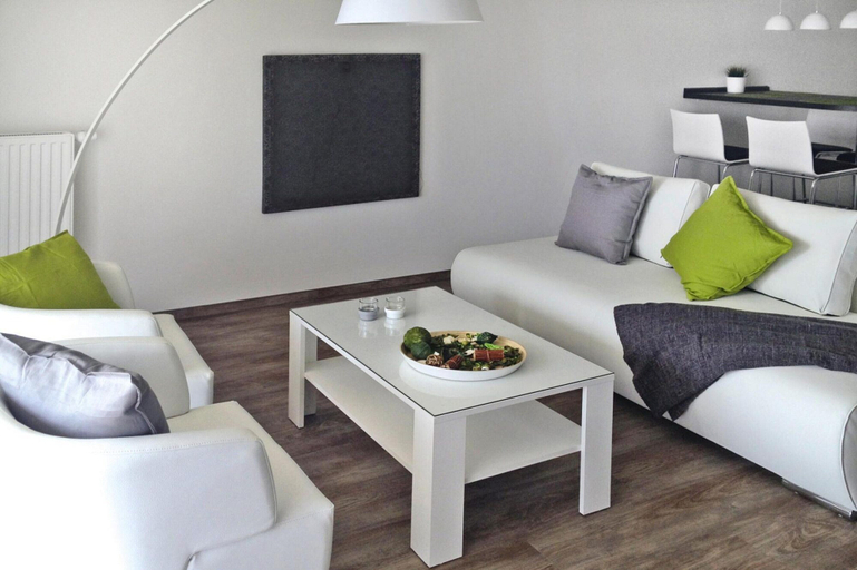 Living area 3, Aparthotel by Lake Heidensee With Boat Rentals, Schwerin