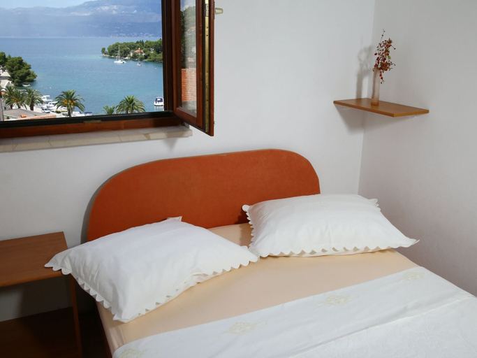 Room 4, Apartments Boro - Two Bedroom Apartment With Sea View, Supetar