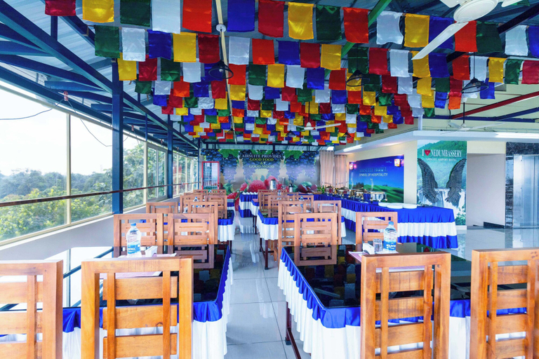 Food & Drinks 4, Treebo Airsuit, Ernakulam