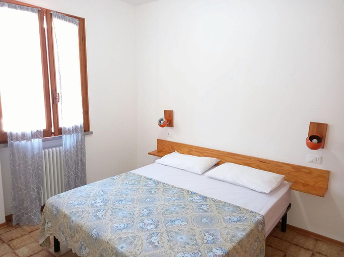 Bedroom 4, Attractive Villa With Garden, Ravenna