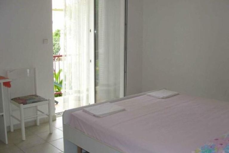 Room 4, Apartments Boguvila - One-bedroom Apartment With Terrace -, Supetar