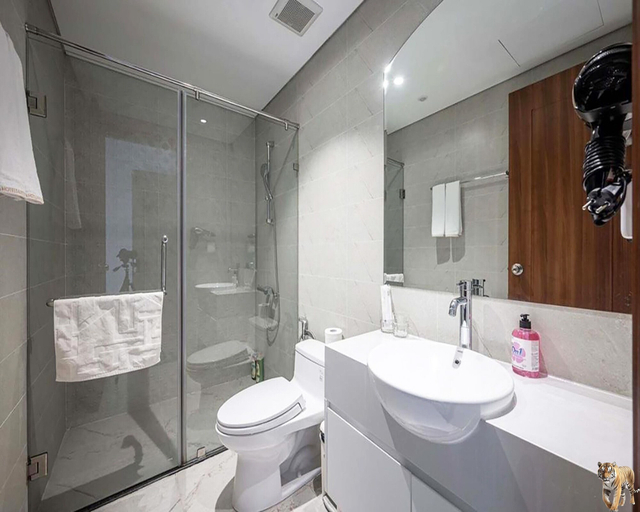 Bathroom 3, Landmark 81 Skyscraper, Bình Thạnh