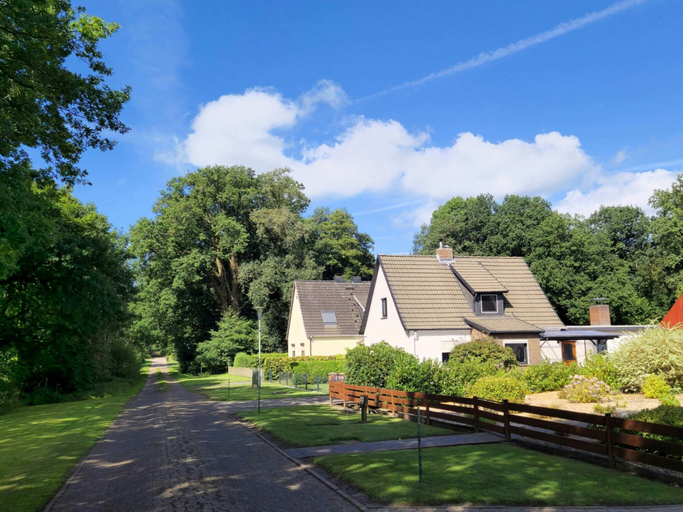 Exterior 4, Charmantes Ferienhaus mit Kamin in Lintig, Cuxhaven